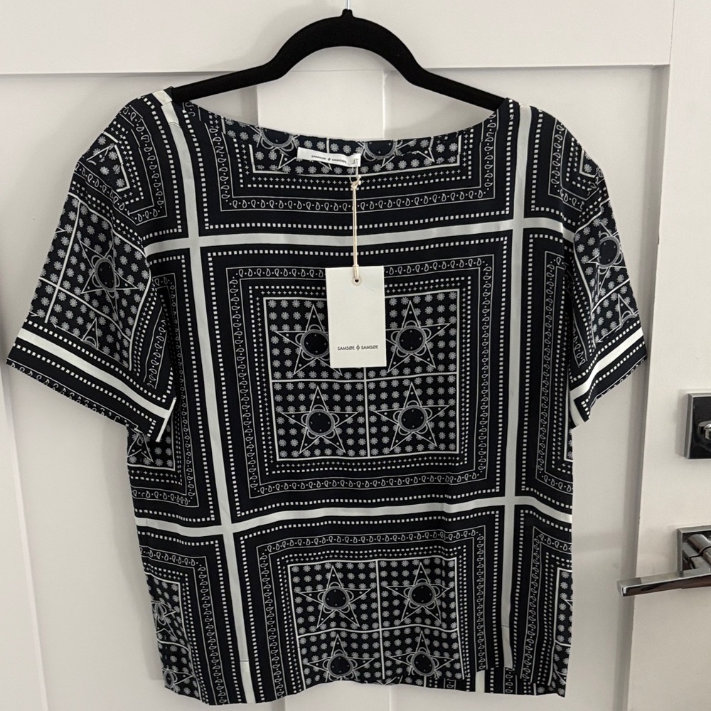 SAMSOE Black and White Geometric Blouse
